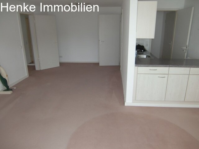 . Wohnzimmer (altes Fotos, wegen persönlicher Dinge an der Wand)